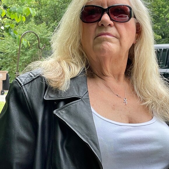 Harley-Davidson Women’s Black Leather Jacket – Studded Flame Back Size 1W - Picture 6 of 6